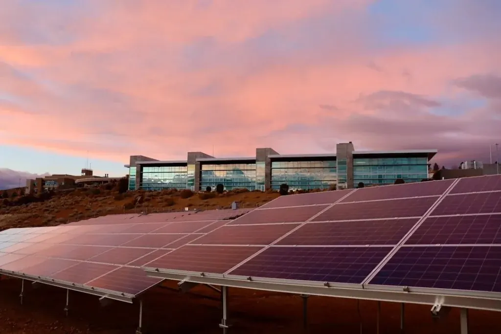 Solar panels in low light conditions generating electricity - Do Solar Panels need direct sunlight 